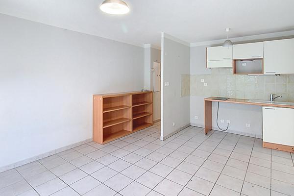 A VENDRE EN EXCLUSIVITE - Appartement Le Luc T2 avec TERRASSE et PISCINE