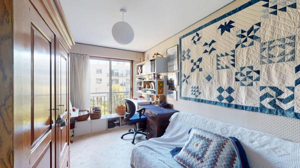 Dernier étage - Balcon - Pas de vis-à-vis - Lumineux - Double box - Proche RER B - Appartement Chatenay Malabry 5 pièces 90.62 m2