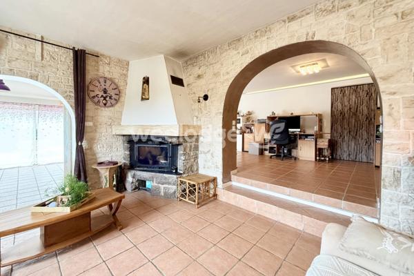 Maison à vendre 8 pièces de 155 m² à Montauroux