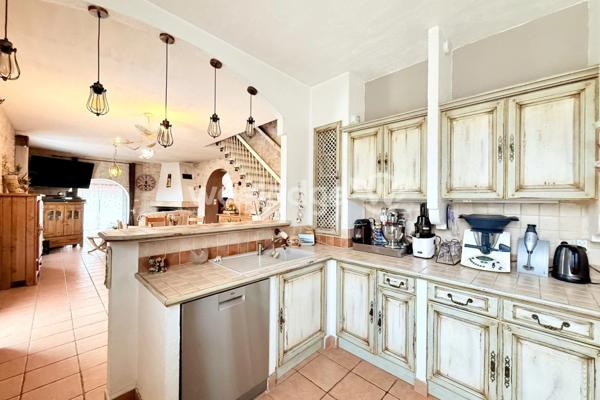 Maison à vendre 8 pièces de 155 m² à Montauroux