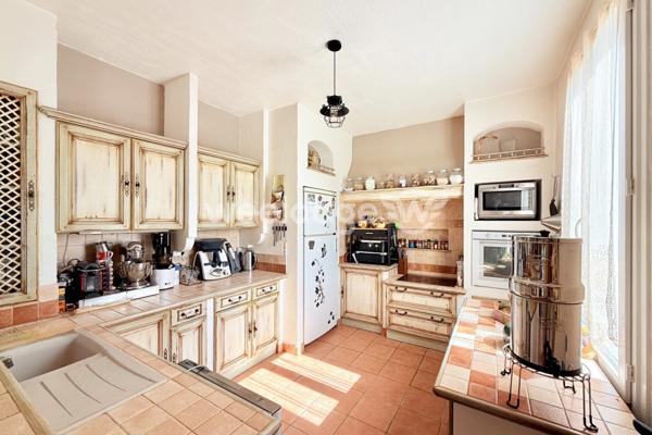 Maison à vendre 8 pièces de 155 m² à Montauroux