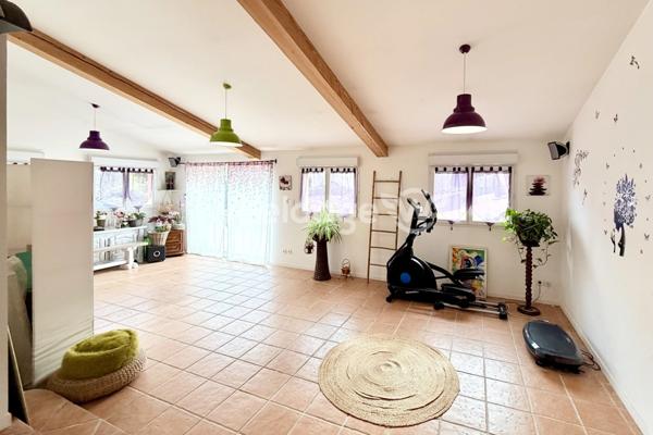 Maison à vendre 8 pièces de 155 m² à Montauroux