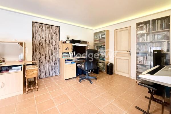 Maison à vendre 8 pièces de 155 m² à Montauroux
