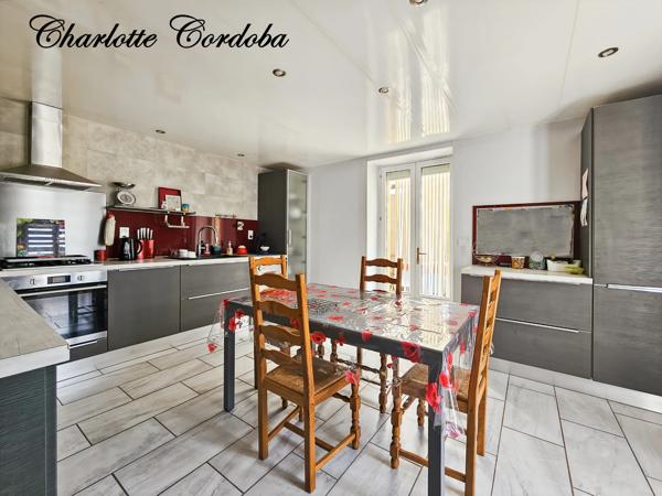 Maison familiale en pierre de 174 m² avec grand terrain et dépendances – Fort potentiel FEUGAROLLES (47)