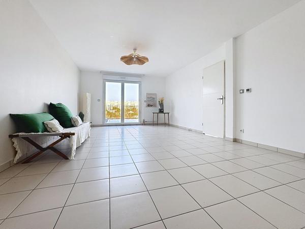 CENON – Dernier étage – T3 de 68 m² avec terrasse de 58 m² – parking sous-sol