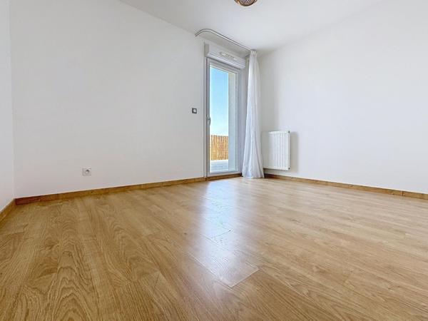 CENON – Dernier étage – T3 de 68 m² avec terrasse de 58 m² – parking sous-sol