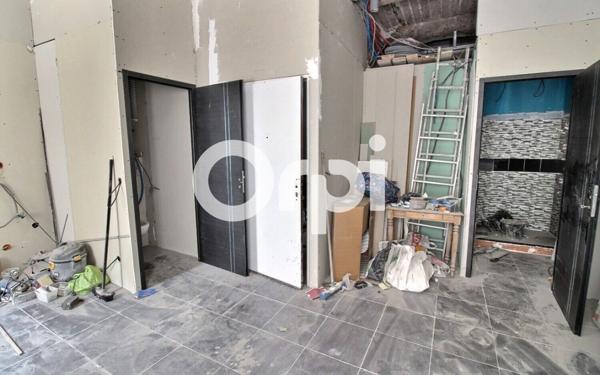 Appartement à vendre    2 pièces •  Marseille 1