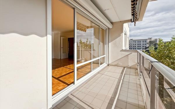 Appartement à vendre    3 pièces •  Lyon 8