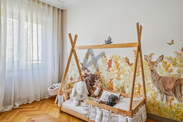 Lyon 6eme - Puvis de Chavanne: Un charmant appartement rénové de 76m2, 2 chambres, un balcon de 13m2.
