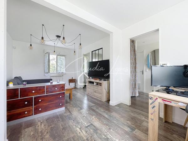 MAISON DE 4 PIECES AVEC SOUS-SOL TOTAL GARAGE ET JARDIN