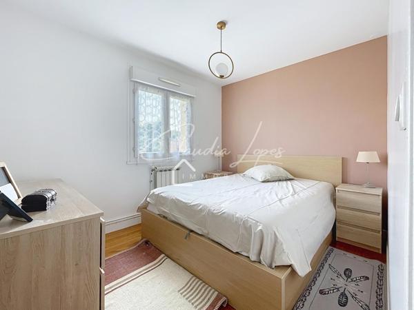 MAISON DE 4 PIECES AVEC SOUS-SOL TOTAL GARAGE ET JARDIN