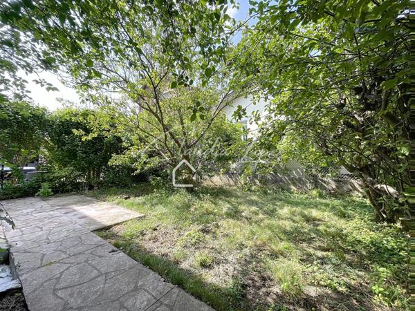 MAISON DE 4 PIECES AVEC SOUS-SOL TOTAL GARAGE ET JARDIN