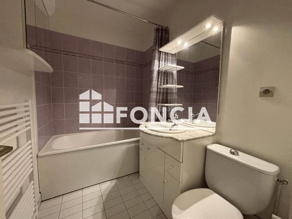 Location Appartement 2 pièces 47.15 m² - 17 RUE SAINT NESTOR Lyon 69008