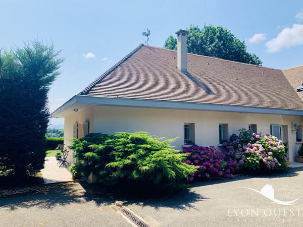 Exceptionnel, centre de charbonnières les bains, belle propriété sur beau terrain avec vue
