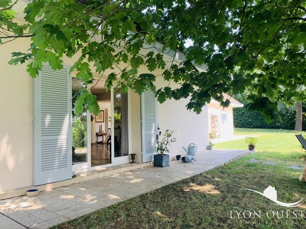 Exceptionnel, centre de charbonnières les bains, belle propriété sur beau terrain avec vue