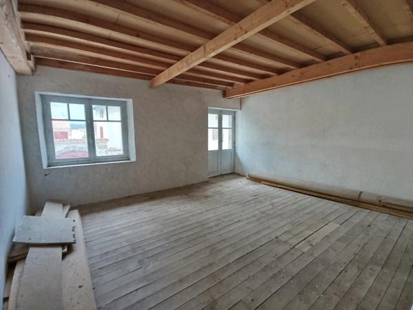 Immeuble + de 500 m2 FIX SAINT GENEYS (43)