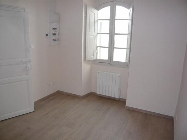 A LOUER LE LION D'ANGERS Appt T3 de 63 m2 au 2ème étage