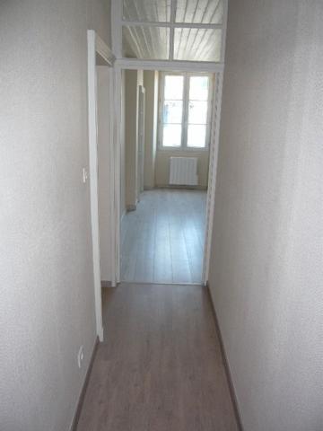 A LOUER LE LION D'ANGERS Appt T3 de 63 m2 au 2ème étage