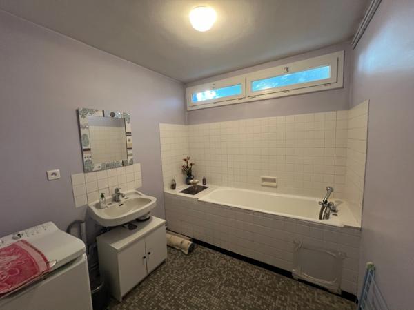 Appartement de type F3 Bis avec garage