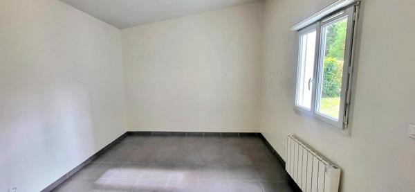 BOIS-GUILLAUME : MI 150 m² (2011) - Jardin 700 m² , 4 CH & 4 PK intérieurs - Belle opportunité !