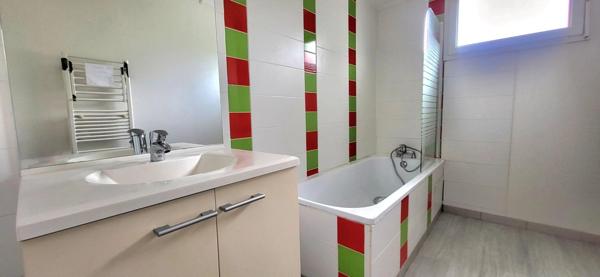 BOIS-GUILLAUME : MI 150 m² (2011) - Jardin 700 m² , 4 CH & 4 PK intérieurs - Belle opportunité !