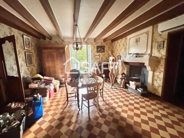 MAISON DE MAITRE + PETITE MAISON ET DEPENDANCES A BENET !