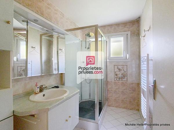 Maison  7 pièce(s) 110 m2 garage 2 voitures 2 salles de douches