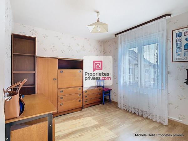 Maison  7 pièce(s) 110 m2 garage 2 voitures 2 salles de douches