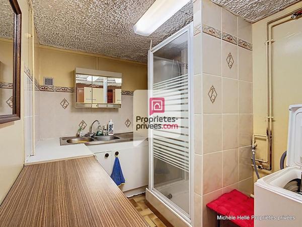 Maison  7 pièce(s) 110 m2 garage 2 voitures 2 salles de douches