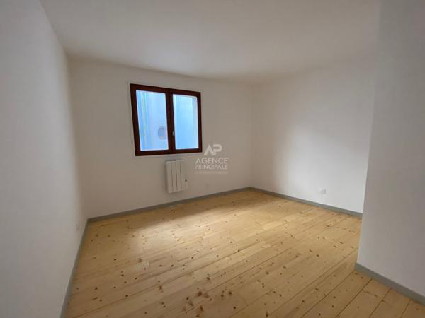 Local commercial Pontoise 4 pièce(s) 72.03 m2 186 180 € ** - Référence 10686