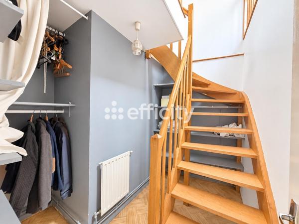 Maison
         6 pièces
        - 165 m² 189 900 € *