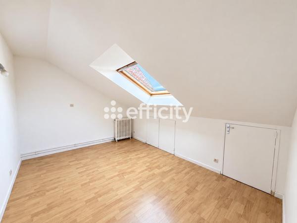 Maison
         6 pièces
        - 165 m² 189 900 € *