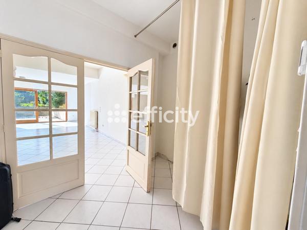 Maison
         6 pièces
        - 165 m² 189 900 € *
