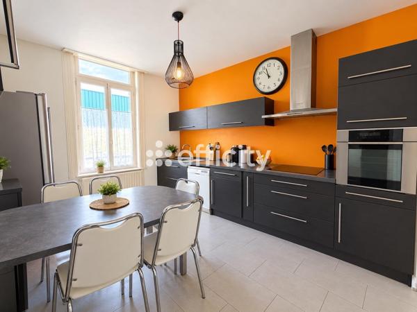 Maison
         6 pièces
        - 165 m² 189 900 € *