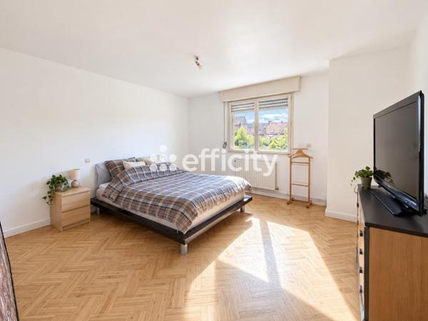 Maison
         6 pièces
        - 165 m² 189 900 € *