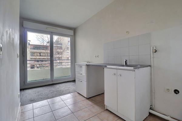 À VENDRE ? Appartement 3 pièces de 66 m² avec balcon, parking et cave