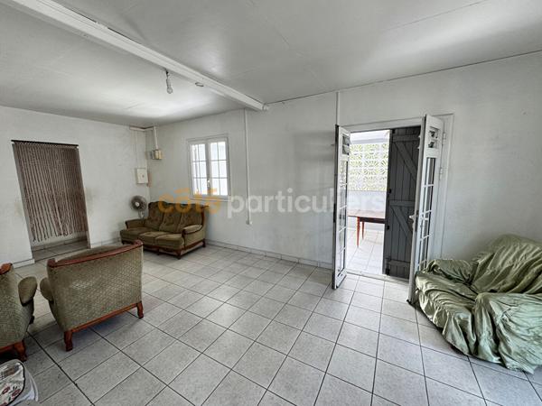 Vente
                Maison89 m² - 4 Pièces -
                    SAINTE ANNE (97180)