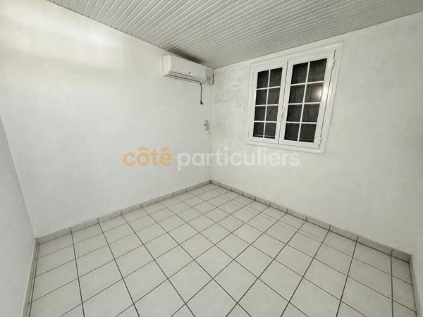 Vente
                Maison89 m² - 4 Pièces -
                    SAINTE ANNE (97180)