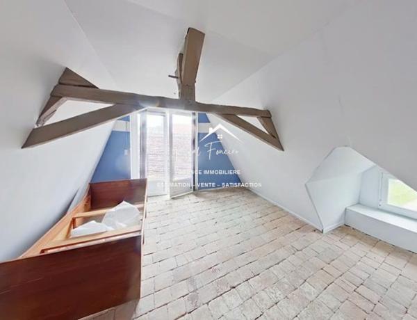 Au calme, dans une rue peu passante, proche du camping