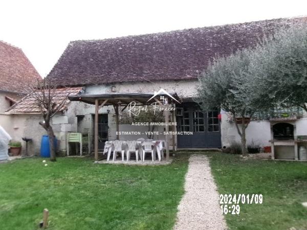 Au calme, dans une rue peu passante, proche du camping