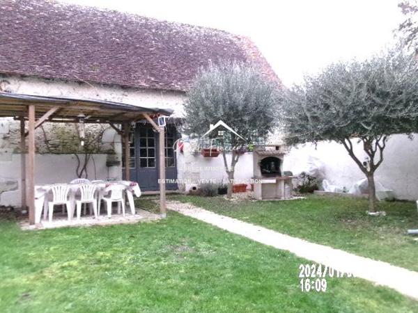 Au calme, dans une rue peu passante, proche du camping