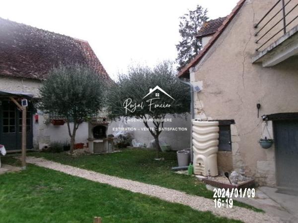 Au calme, dans une rue peu passante, proche du camping