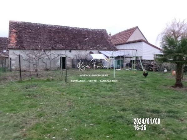 Au calme, dans une rue peu passante, proche du camping