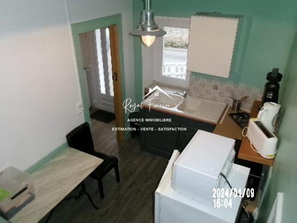 Au calme, dans une rue peu passante, proche du camping