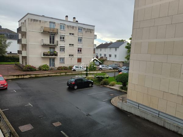 Bien situé, dans un quartier recherché proche de la gare SNCF à pied