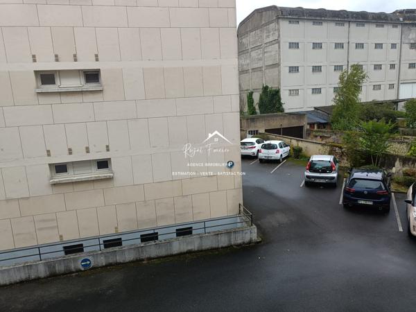 Bien situé, dans un quartier recherché proche de la gare SNCF à pied