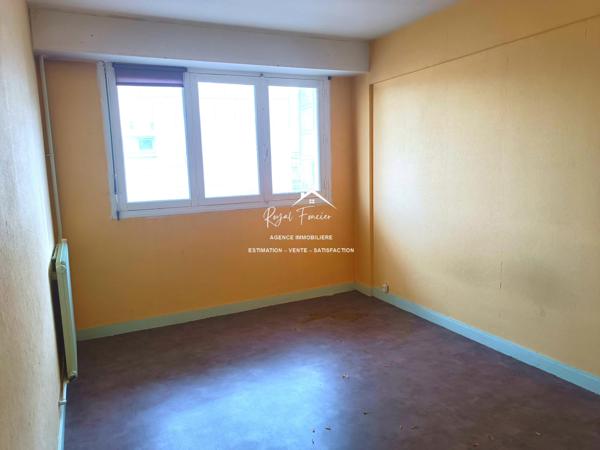 Bien situé, dans un quartier recherché proche de la gare SNCF à pied