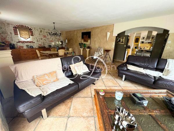 Maison 4 faces - Saint Jean Lasseille  - 5 pièces - 140 m2