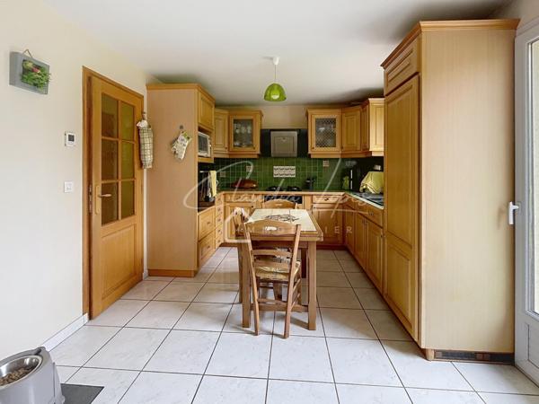 MAISON FAMILIALE, 5 CHAMBRES AVEC SOUS-SOL TOTAL