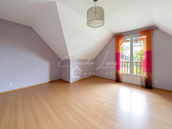 MAISON FAMILIALE, 5 CHAMBRES AVEC SOUS-SOL TOTAL